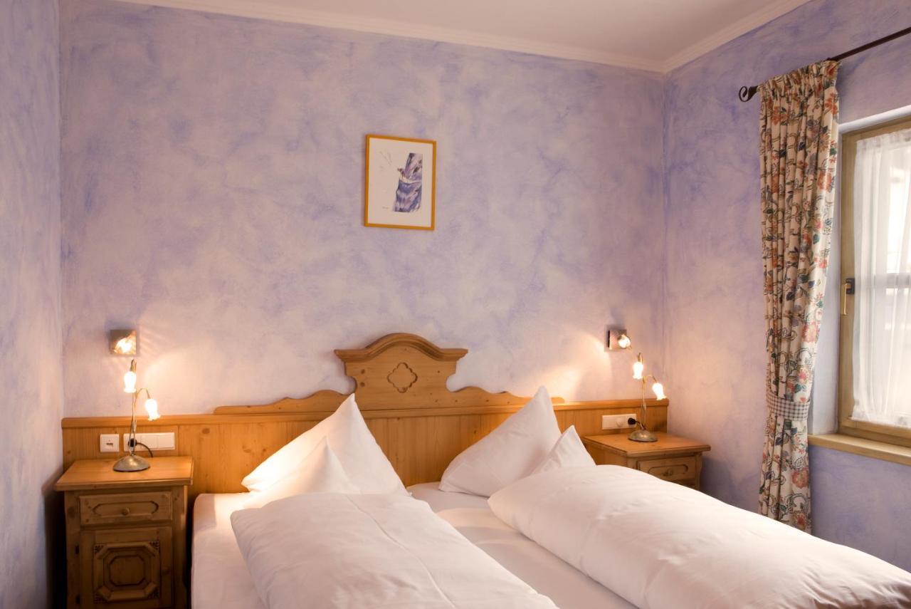 Hospiz Alm Residenzen Hotell Sankt Christoph Am Arlberg Rum bild