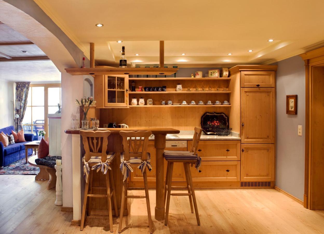 Hospiz Alm Residenzen Hotell Sankt Christoph Am Arlberg Rum bild