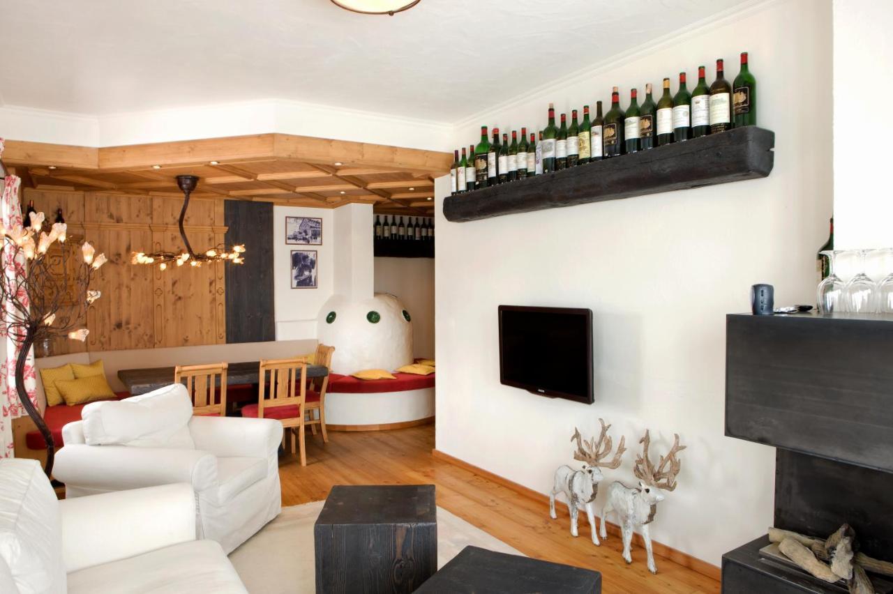 Hospiz Alm Residenzen Hotell Sankt Christoph Am Arlberg Rum bild